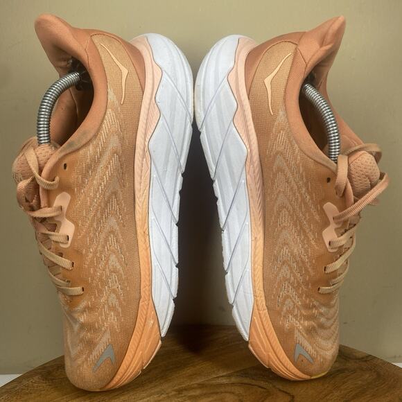 Hoka One One Arahi 6 Sun Baked Womens Orange Size 9 Running Shoes 1123195 SBCR - Picture 6 of 10